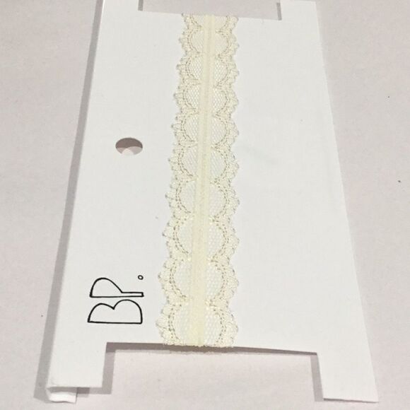 BP. Lace Choker in Off White (E2) - Picture 3 of 4